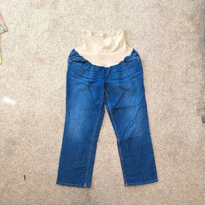 Maternity medium wash jean capris